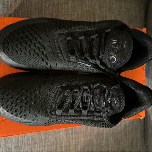 Nike AIR MAX 270, Mens size 6 (womens size 7.5) - Picture 3 of 5